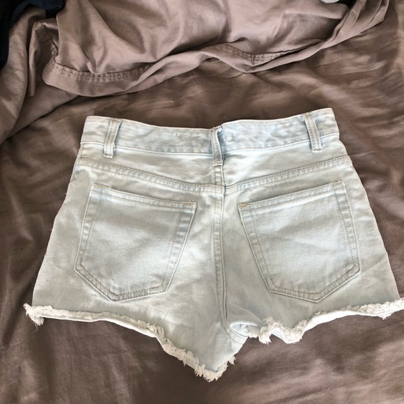 High waisted shorts!! - Picture 3 of 4